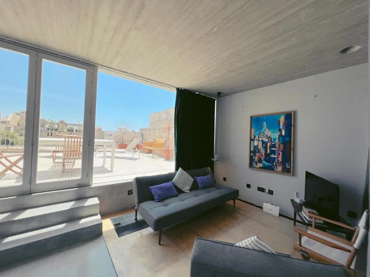 Apartment Stunning And Spacious - 1Br Penthouse Valletta